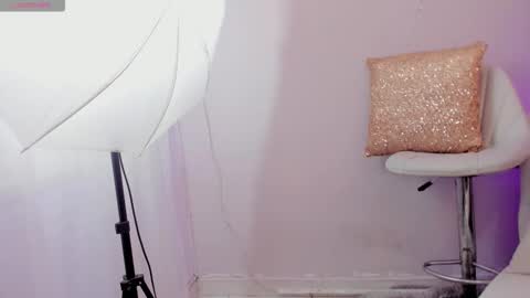     NIKY     online show from October 22, 10:20 pm