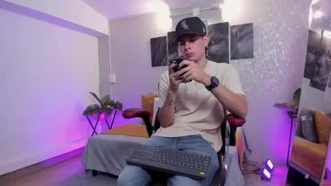 Nils online show from October 7, 3:25 am