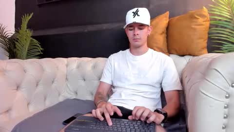 Nils online show from October 8, 5:05 am