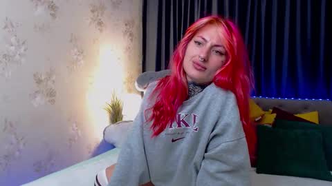 Snapshot of nina_b1um chatting on October 3, 5:59 am Nina online show from October 3, 5:59 am