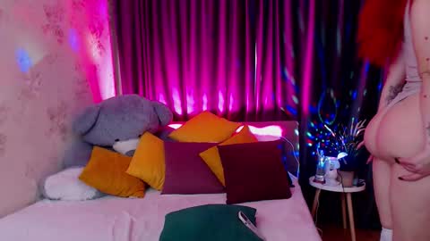 Snapshot of nina_b1um chatting on November 27, 7:32 am Nina online show from November 27, 7:32 am