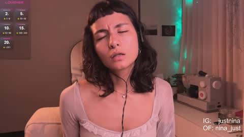 Snapshot of nina_just chatting on February 22, 1:11 am Nina. online show from February 22, 1:11 am