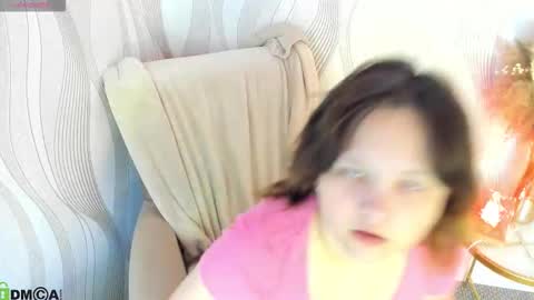 nina lunaa online show from October 3, 1:24 am