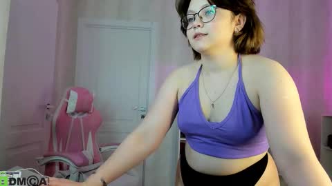 nina lunaa online show from November 14, 9:19 am