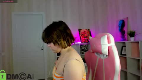 nina lunaa online show from November 21, 9:19 am