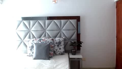  Nina  online show from December 4, 8:29 pm