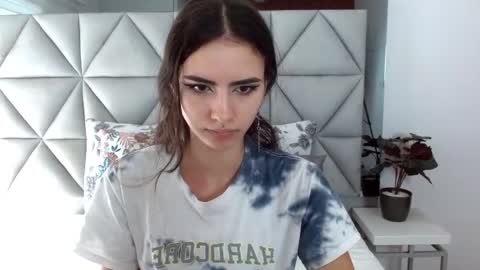  Nina  online show from December 7, 5:53 pm