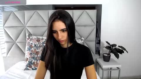  Nina  online show from December 31, 6:35 pm