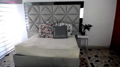  Nina  online show from January 8, 8:29 pm