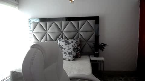  Nina  online show from January 11, 8:32 pm