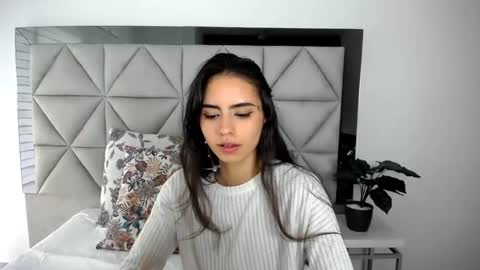  Nina  online show from February 5, 9:07 pm