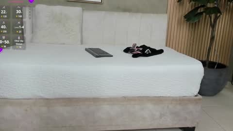 NINA online show from December 27, 12:01 pm