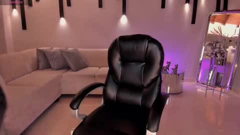 Nina online show from October 6, 5:05 am