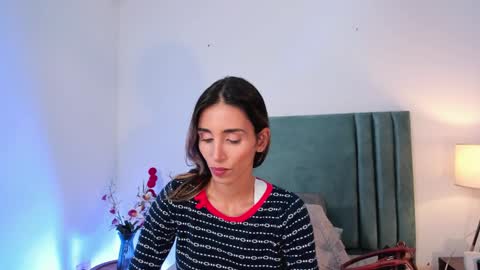 Nina online show from December 30, 6:05 pm