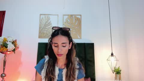 Nina online show from December 31, 4:35 pm