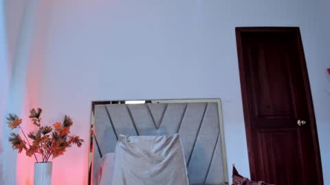 Nina online show from January 8, 5:59 pm