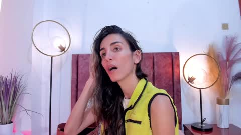 Nina online show from January 11, 6:33 pm