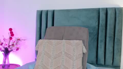 Nina online show from January 13, 8:15 pm