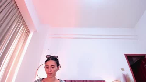 Nina online show from January 18, 5:59 pm