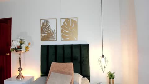 Nina online show from January 29, 6:18 pm