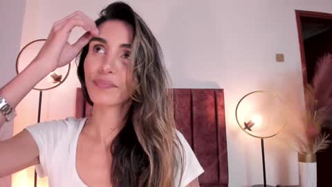 Nina online show from February 3, 6:07 pm