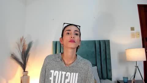 Nina online show from February 7, 5:51 pm