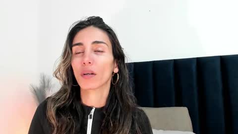 Nina online show from February 9, 2:18 pm