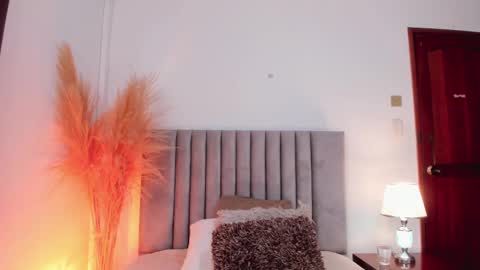 Nina online show from February 18, 6:37 pm