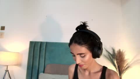 Nina online show from September 23, 6:33 pm