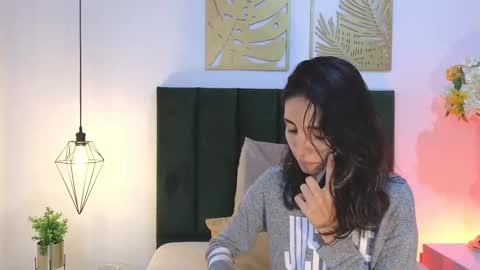 Nina online show from September 29, 2:44 pm