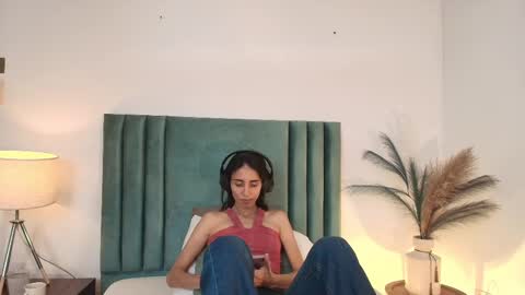 Nina online show from October 1, 6:36 pm