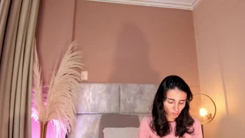 Nina online show from November 4, 6:18 pm