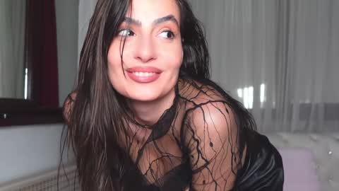 Snapshot of ninacrystal chatting on December 16, 1:00 pm NinaCrystal online show from December 16, 1:00 pm