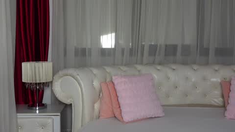 Snapshot of ninacrystal chatting on February 8, 9:03 am NinaCrystal online show from February 8, 9:03 am