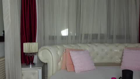 Snapshot of ninacrystal chatting on February 18, 6:26 am NinaCrystal online show from February 18, 6:26 am