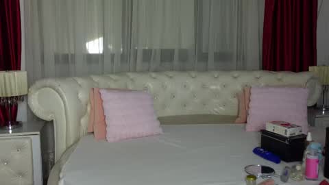 Snapshot of ninacrystal chatting on February 21, 6:51 am NinaCrystal online show from February 21, 6:51 am