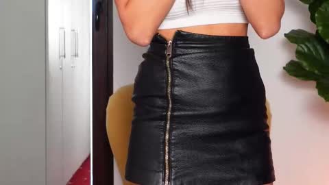 Snapshot of ninacrystal chatting on September 11, 5:29 am NinaCrystal online show from September 11, 5:29 am