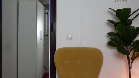 Snapshot of ninacrystal chatting on September 12, 6:02 am NinaCrystal online show from September 12, 6:02 am