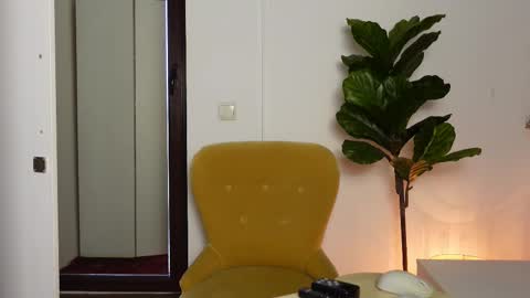 Snapshot of ninacrystal chatting on September 17, 7:43 am NinaCrystal online show from September 17, 7:43 am