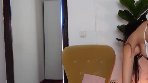 Snapshot of ninacrystal chatting on November 24, 8:47 am NinaCrystal online show from November 24, 8:47 am