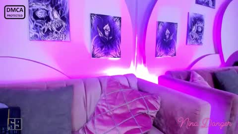 Snapshot of ninadanger chatting on December 4, 5:44 pm Heyyy guys Im Ninas crazy online show from December 4, 5:44 pm