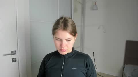 ninarihh online show from March 5, 9:38 am