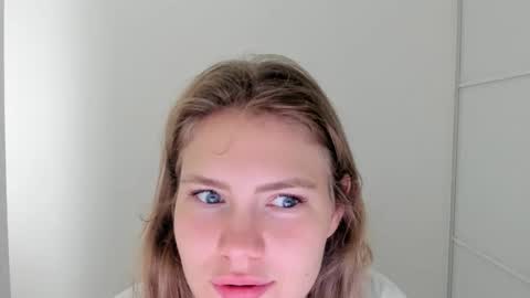 ninarihh online show from September 10, 9:53 am