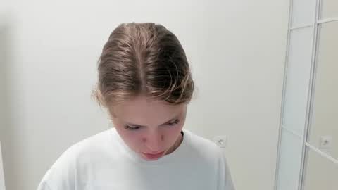 ninarihh online show from September 11, 11:54 am