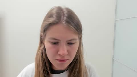 ninarihh online show from September 25, 10:19 am