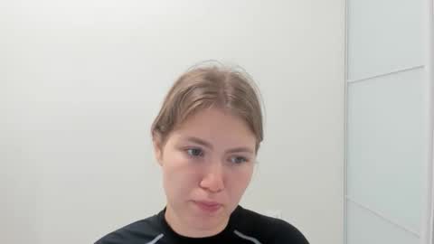 ninarihh online show from October 5, 9:07 am