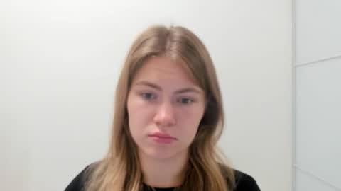 ninarihh online show from October 6, 9:29 am