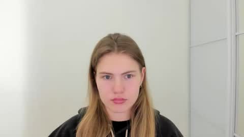 ninarihh online show from November 7, 1:11 pm