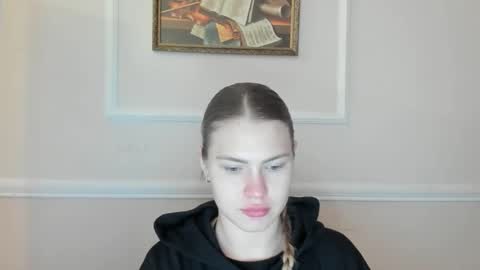 ninarihh online show from December 1, 1:16 pm