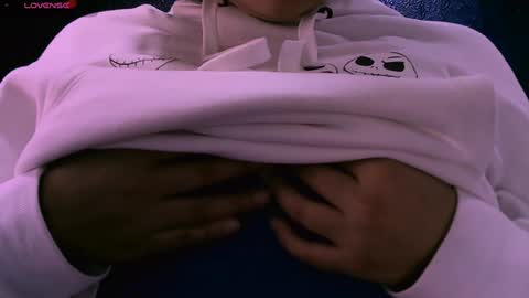 Nina online show from December 9, 3:33 pm